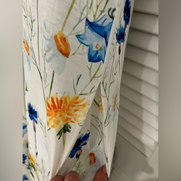 White dress with bright floral pattern -Maxi dress 2XL - Picture 2 of 13
